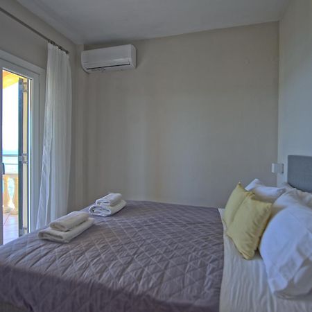 Beachfront Villa Seasun By Posarellivillas Agios Spyridon  Zewnętrze zdjęcie