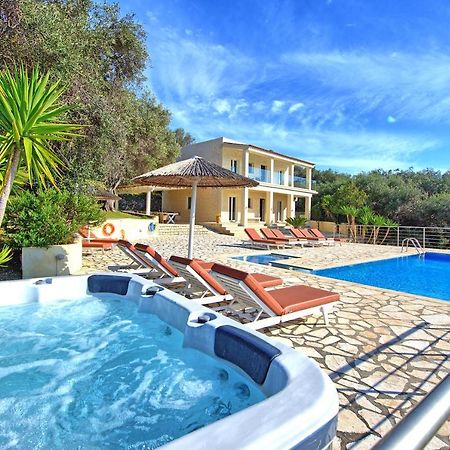 Beachfront Villa Seasun By Posarellivillas Agios Spyridon  Zewnętrze zdjęcie
