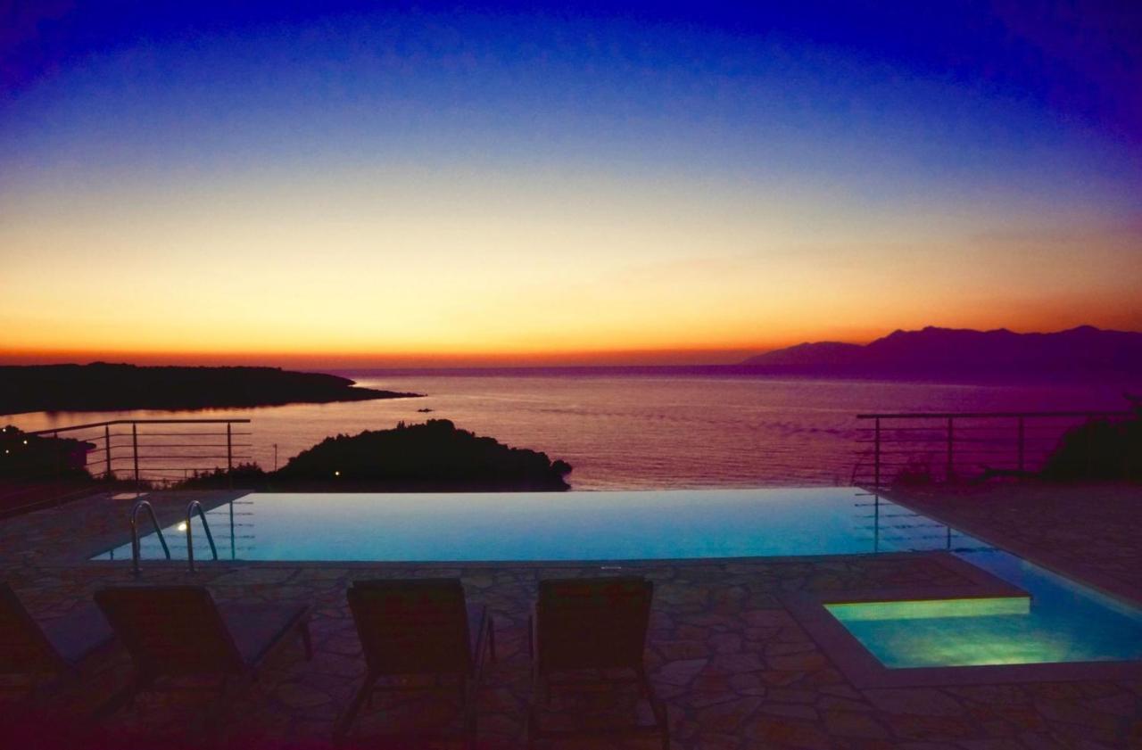 Beachfront Villa Seasun By Posarellivillas Agios Spyridon  Zewnętrze zdjęcie