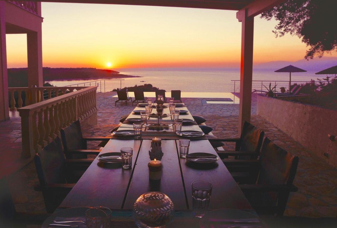 Beachfront Villa Seasun By Posarellivillas Agios Spyridon  Zewnętrze zdjęcie