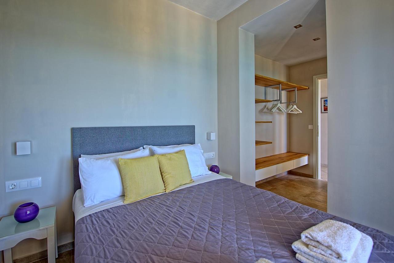 Beachfront Villa Seasun By Posarellivillas Agios Spyridon  Zewnętrze zdjęcie