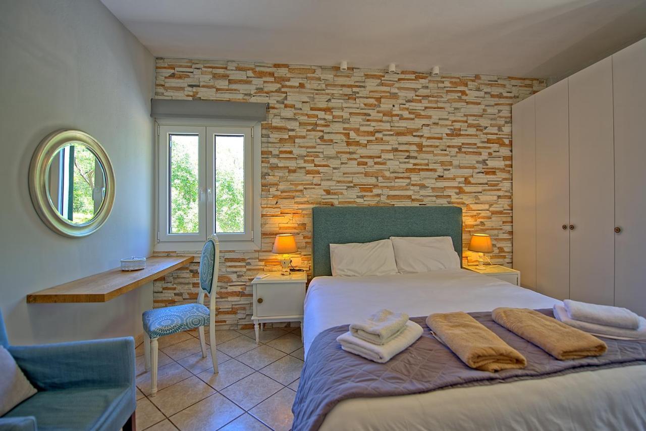 Beachfront Villa Seasun By Posarellivillas Agios Spyridon  Zewnętrze zdjęcie