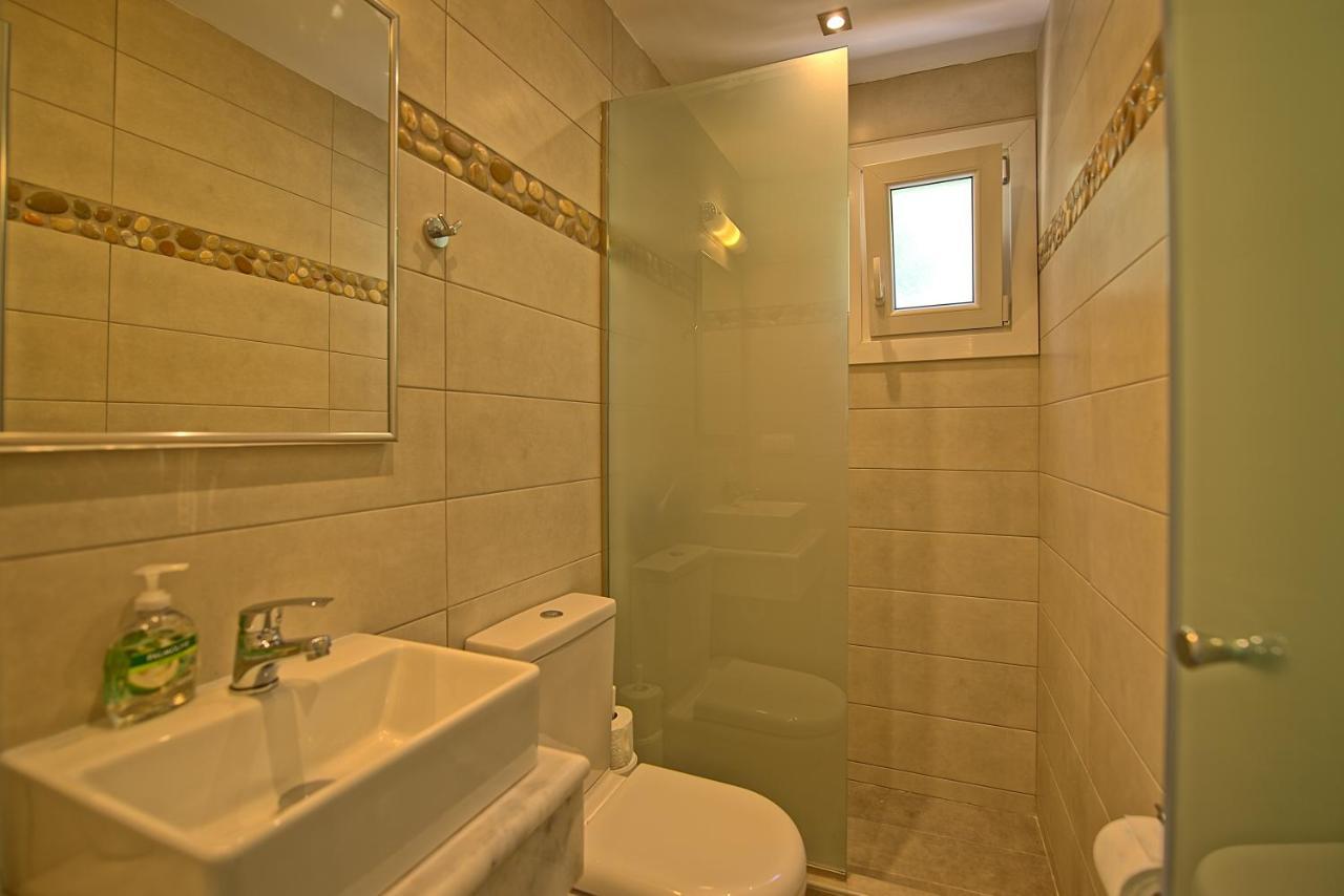 Beachfront Villa Seasun By Posarellivillas Agios Spyridon  Zewnętrze zdjęcie