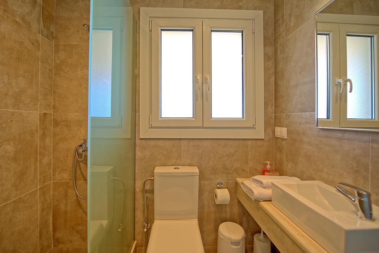 Beachfront Villa Seasun By Posarellivillas Agios Spyridon  Zewnętrze zdjęcie