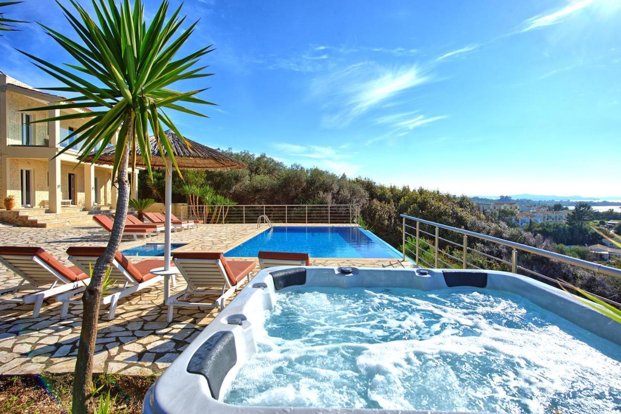 Beachfront Villa Seasun By Posarellivillas Agios Spyridon  Zewnętrze zdjęcie