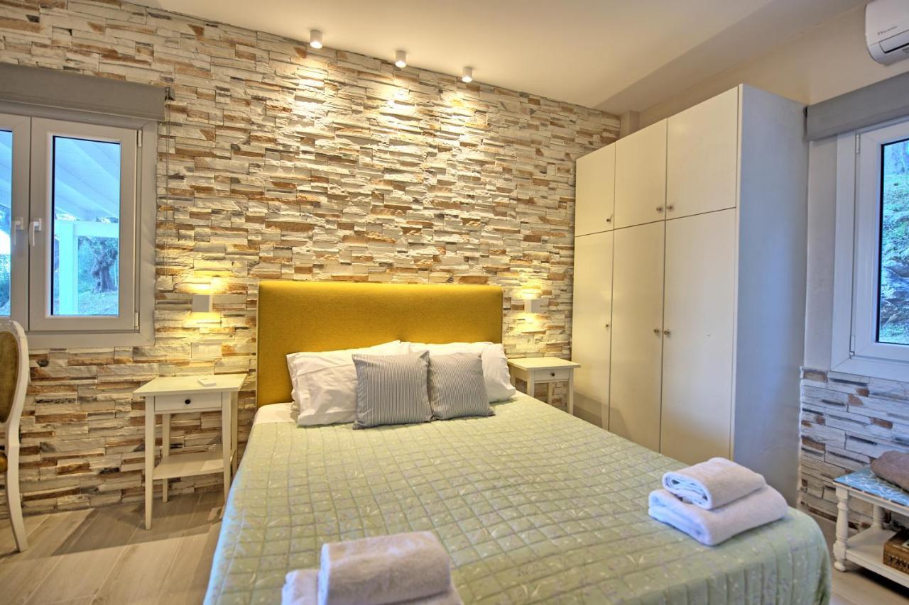 Beachfront Villa Seasun By Posarellivillas Agios Spyridon  Zewnętrze zdjęcie