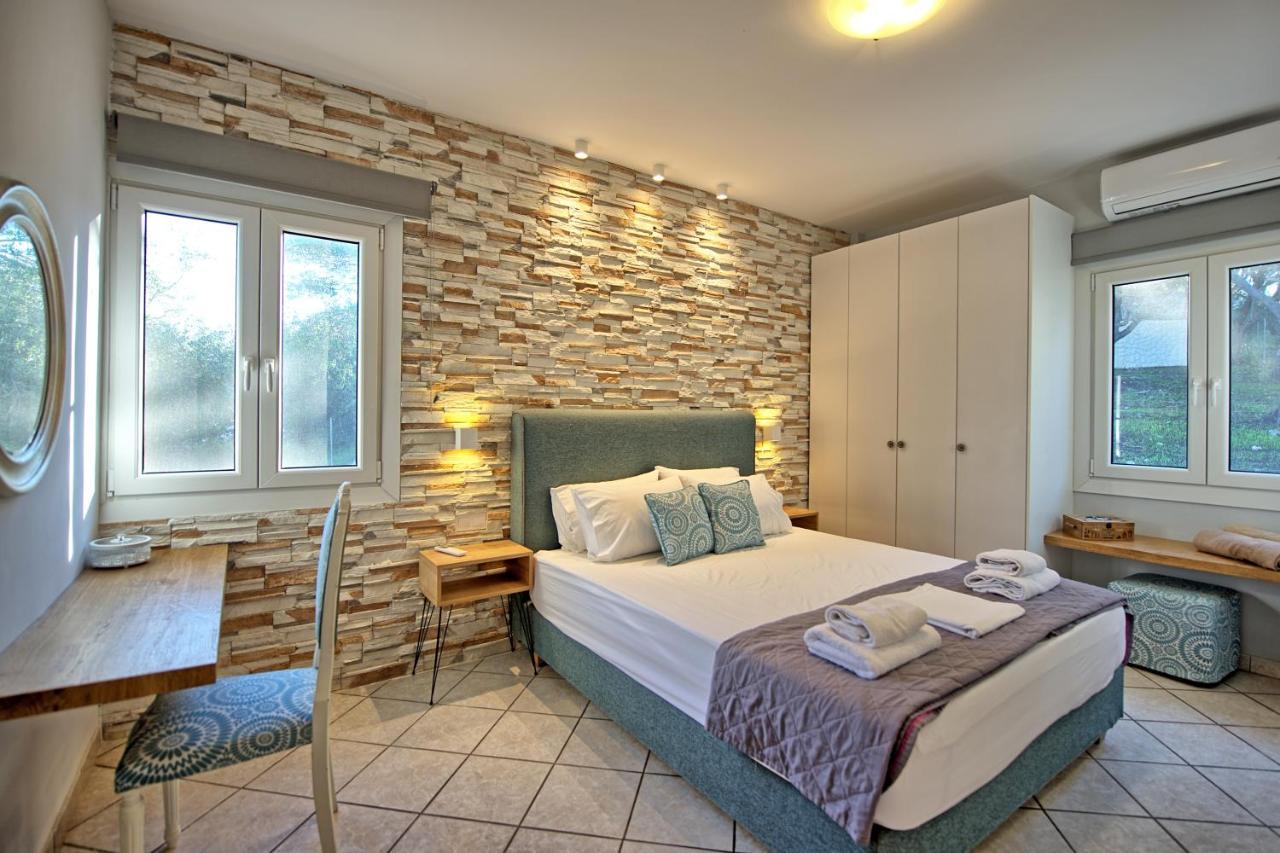 Beachfront Villa Seasun By Posarellivillas Agios Spyridon  Zewnętrze zdjęcie
