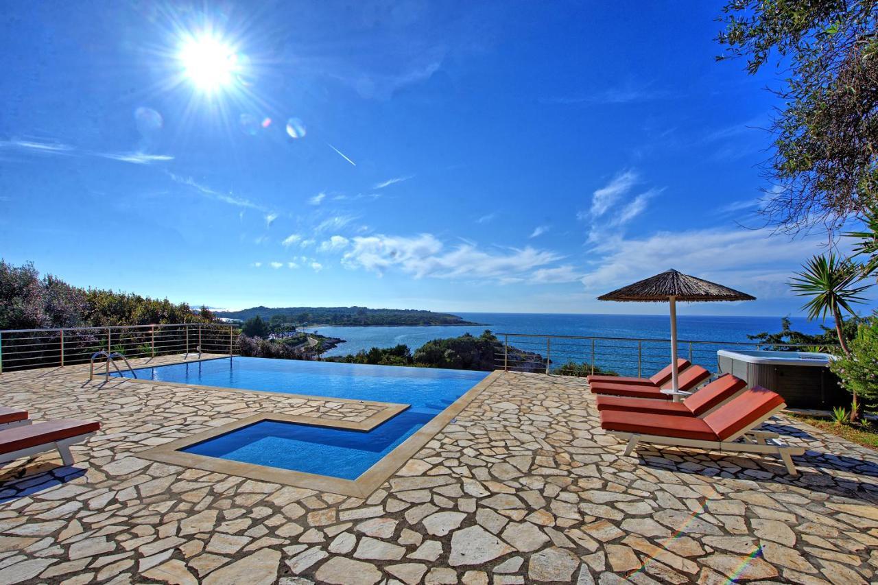 Beachfront Villa Seasun By Posarellivillas Agios Spyridon  Zewnętrze zdjęcie