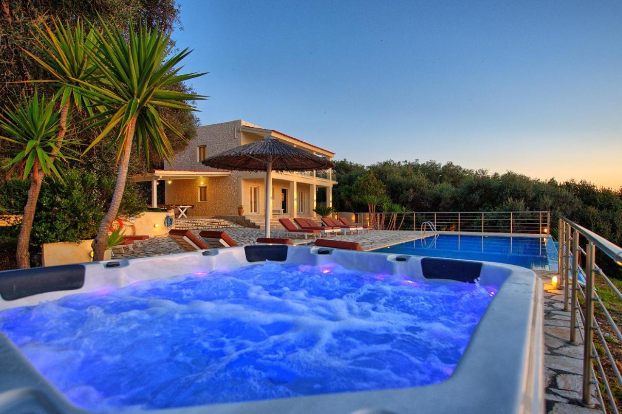 Beachfront Villa Seasun By Posarellivillas Agios Spyridon  Zewnętrze zdjęcie