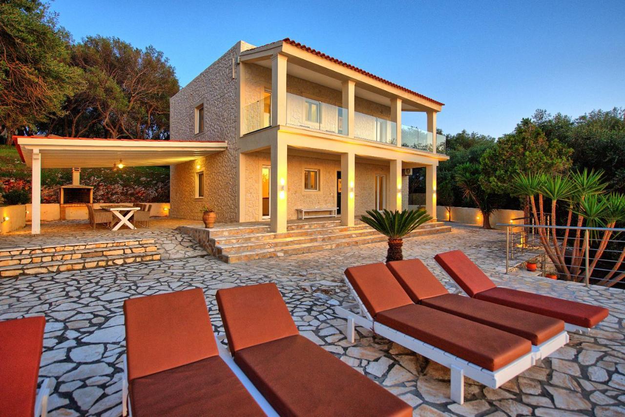 Beachfront Villa Seasun By Posarellivillas Agios Spyridon  Zewnętrze zdjęcie