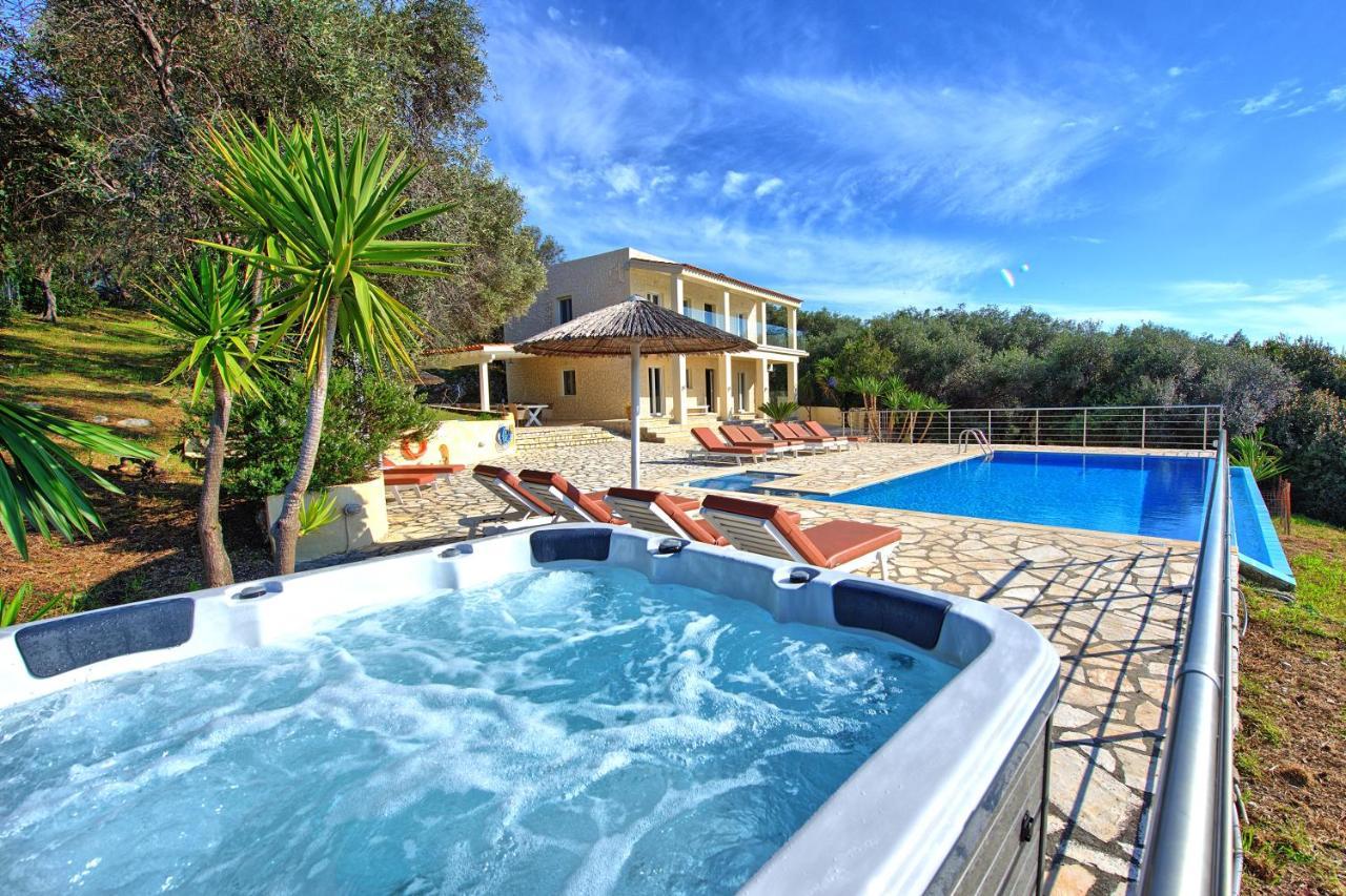 Beachfront Villa Seasun By Posarellivillas Agios Spyridon  Zewnętrze zdjęcie