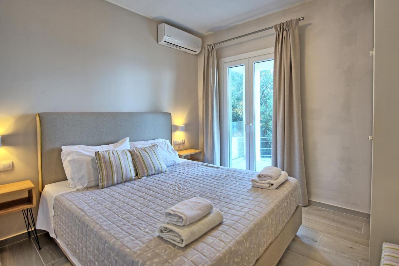 Beachfront Villa Seasun By Posarellivillas Agios Spyridon  Zewnętrze zdjęcie