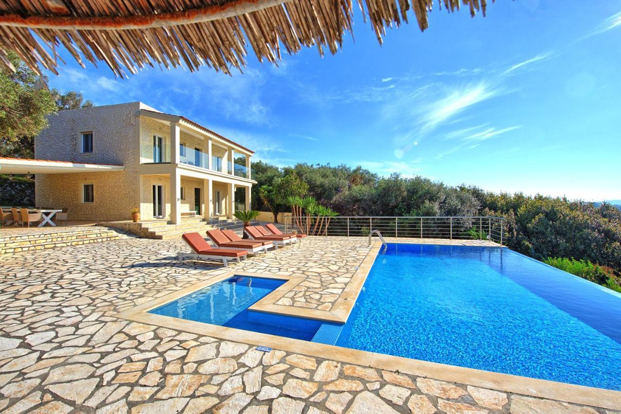 Beachfront Villa Seasun By Posarellivillas Agios Spyridon  Zewnętrze zdjęcie